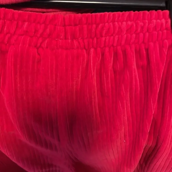 Red Two-Piece Lounge Set - Picture 9 of 9